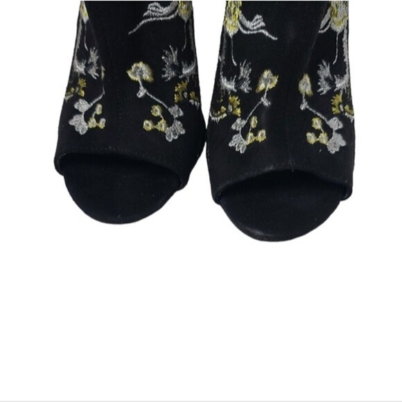 Carlos By Carlos Santana Peep Toe Floral Embroidered Heels 6.5 - Picture 3 of 13